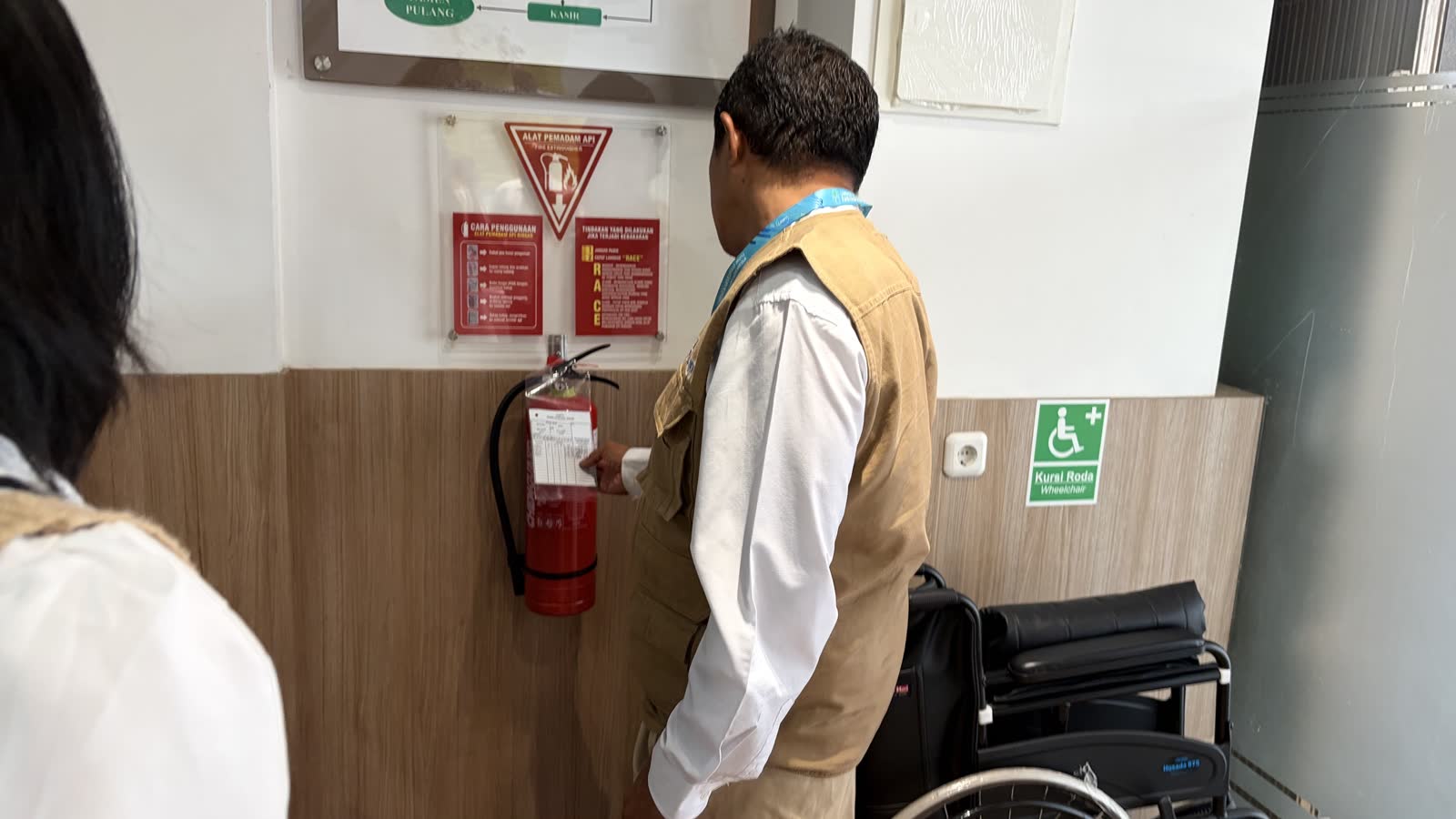 Akreditasi dan Komitmen Mutu Klinik Anggrek